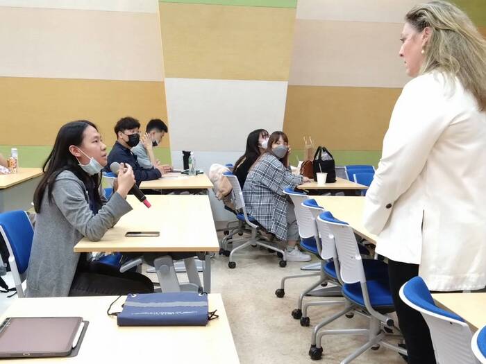 4. 學生提問發言