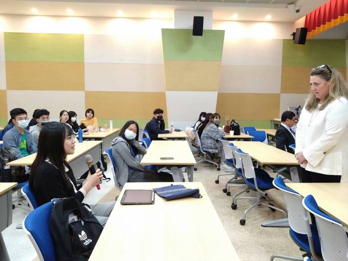 5.學生提問發言