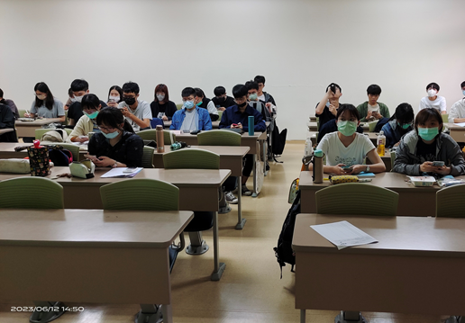 同學上課實況 1