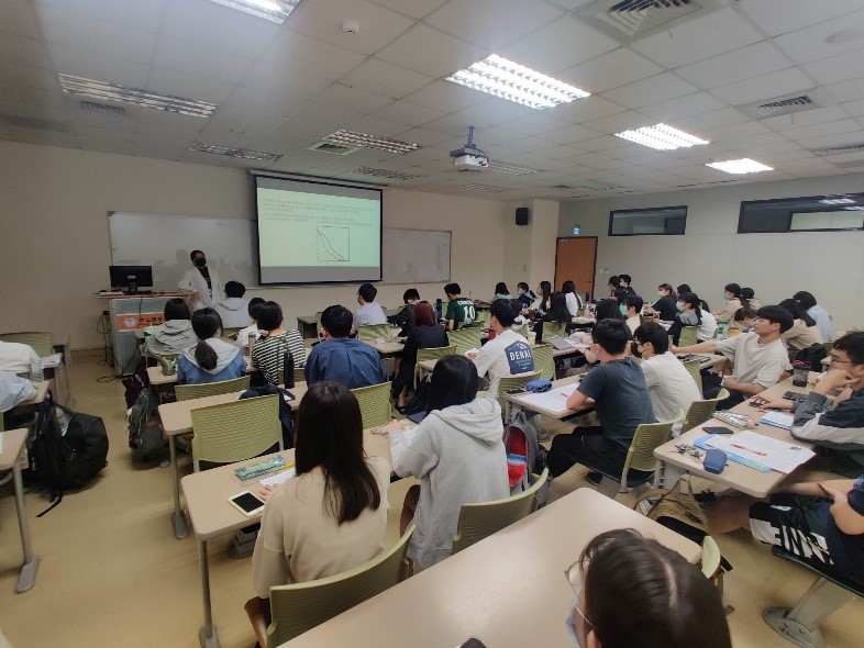 診斷科林佳儀教學組長介紹儀器架構