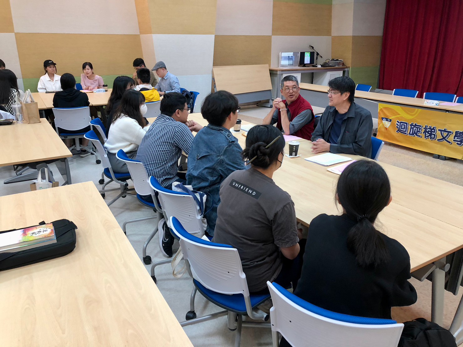 新詩組 分組討論
