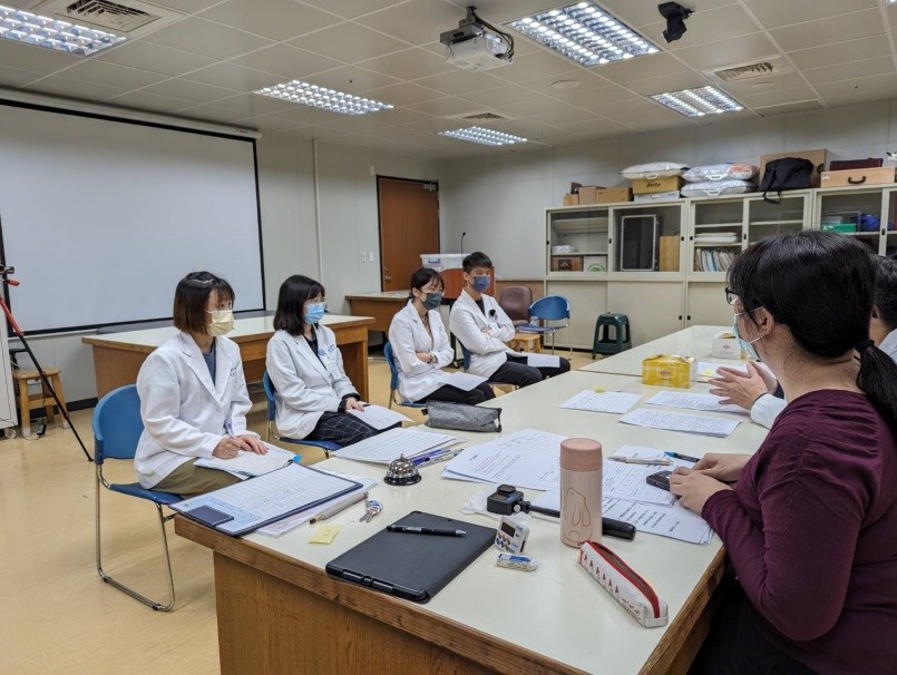 活動後老師們對學生進行講評
