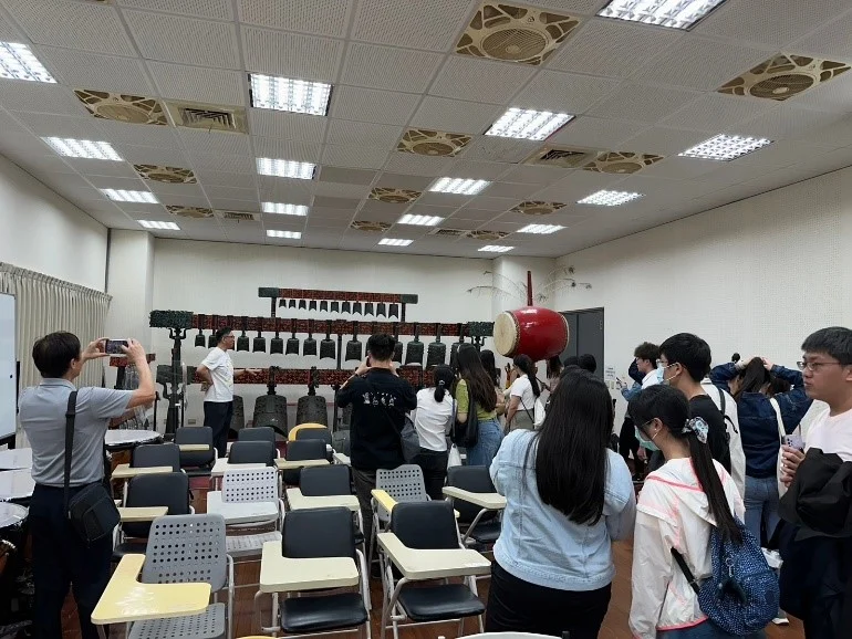 參觀仿曾侯乙編鐘及編磬