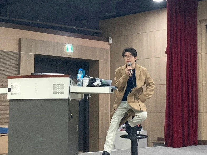 講者包容任導演