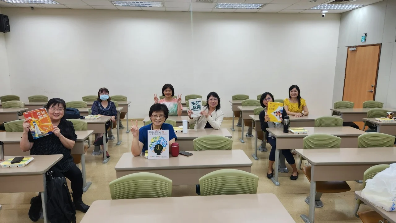 Line Album 240619生命教育社群第二次會議 240619 14