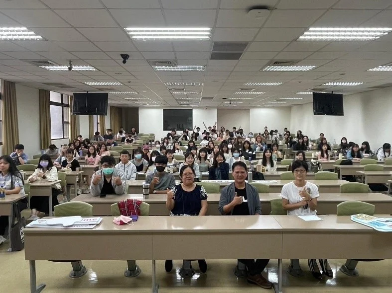 與吳學治老師合照