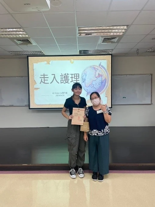 與分享同學合照一