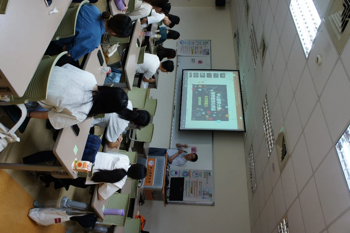 系主任介紹醫化系學生的未來展望