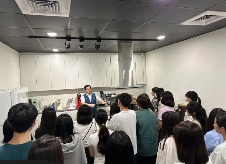 校園巡禮 數位廚房 快閃店體驗