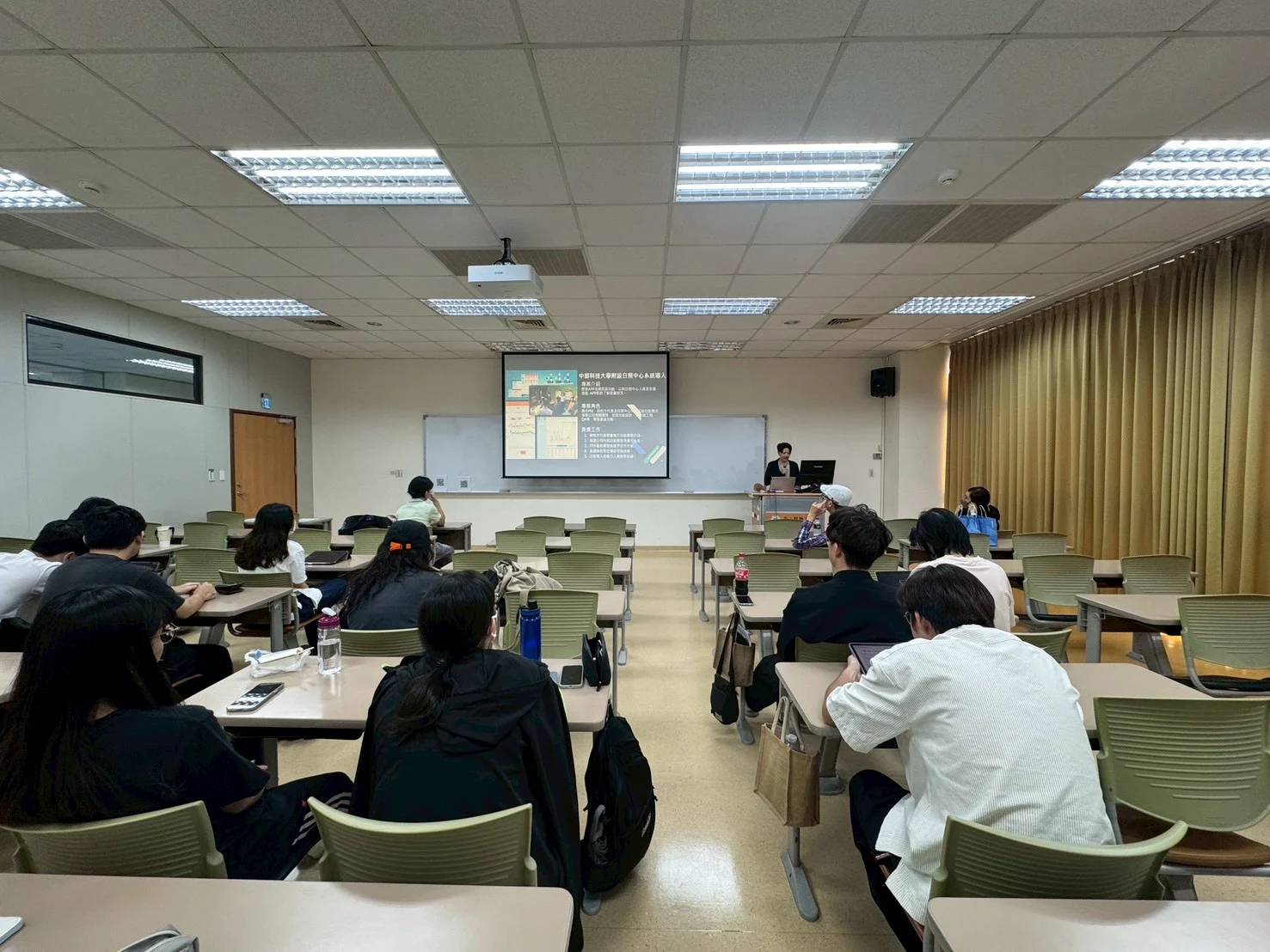 Line Album 116 115演講 從學生到專案經理 職涯的意外與轉機 251106 1