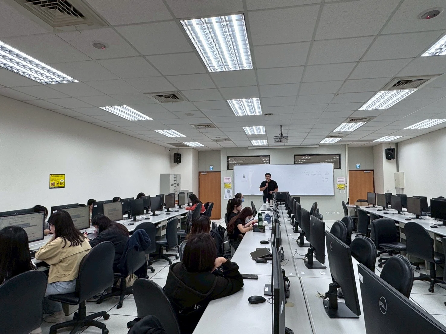 Line Album 116 1022大數據體驗營(一) 251121 10